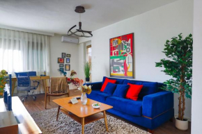 Sunny Retro Central Apartment
